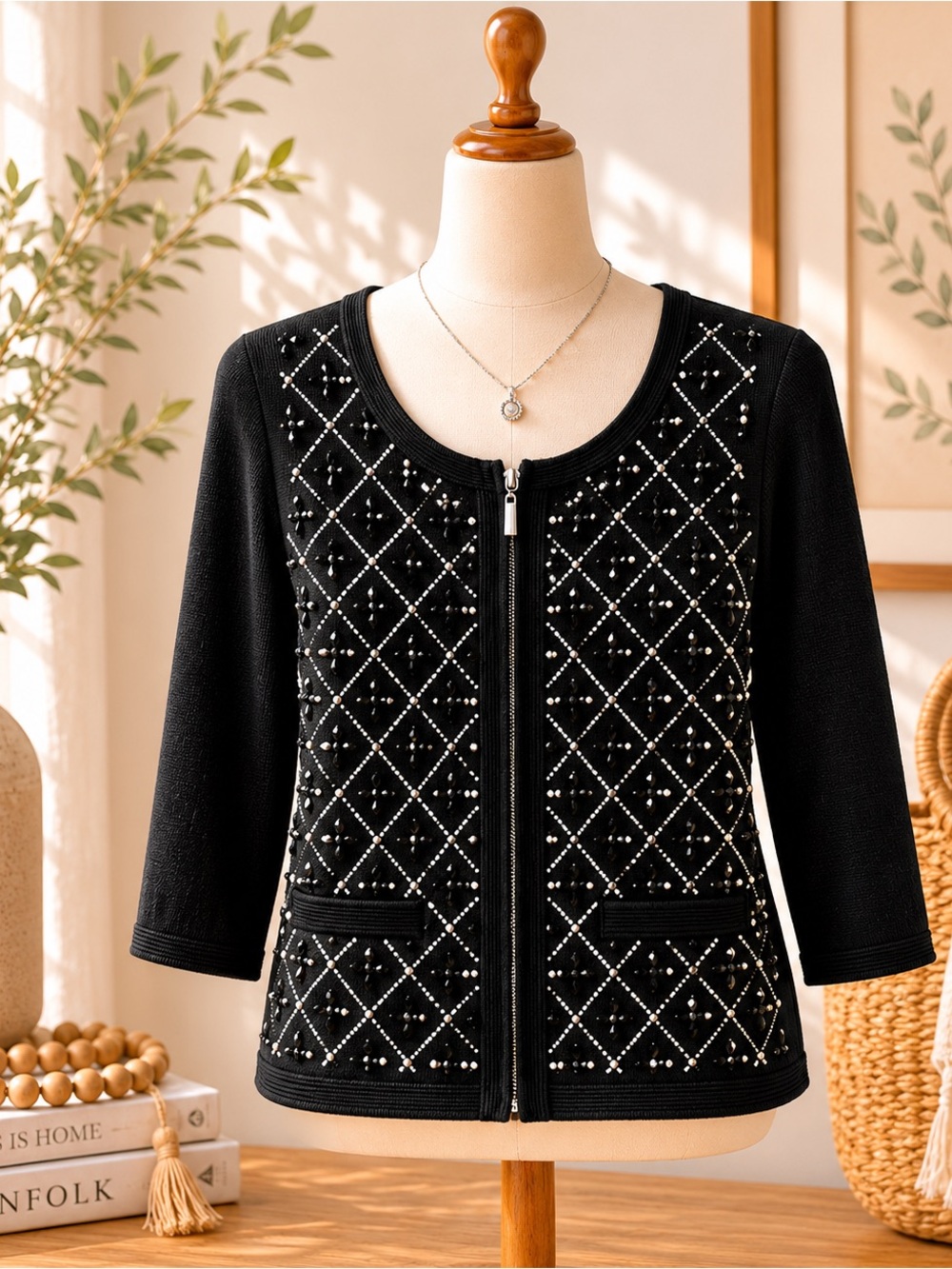 WHBM White House Black Market Top Small Elegant Boutique Style EUC